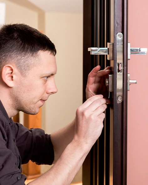 : Professional Locksmith For Commercial And Residential Locksmith Services in Bloomington