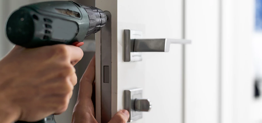 Locksmith For Lock Replacement Near Me in Bloomington, IL
